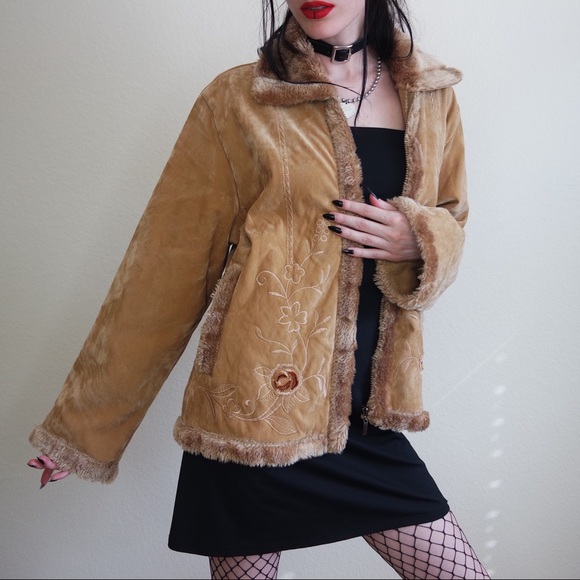 Sold - Picture 2 of 4